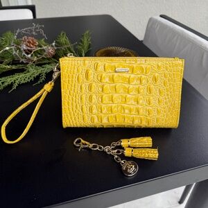 Brahmin Daisy Wristlet